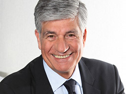 Before and After : Publicis's Maurice Levy, all smiles as the merger project was announced.